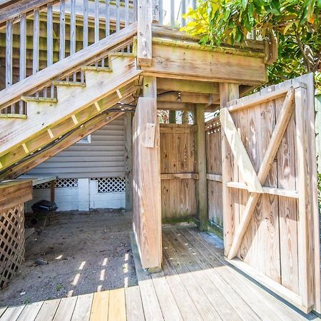Salty Shack Unit C - Salty Shack - Dog Friendly Home - Across From The Beach - Central Location! Folly Beach Bagian luar foto