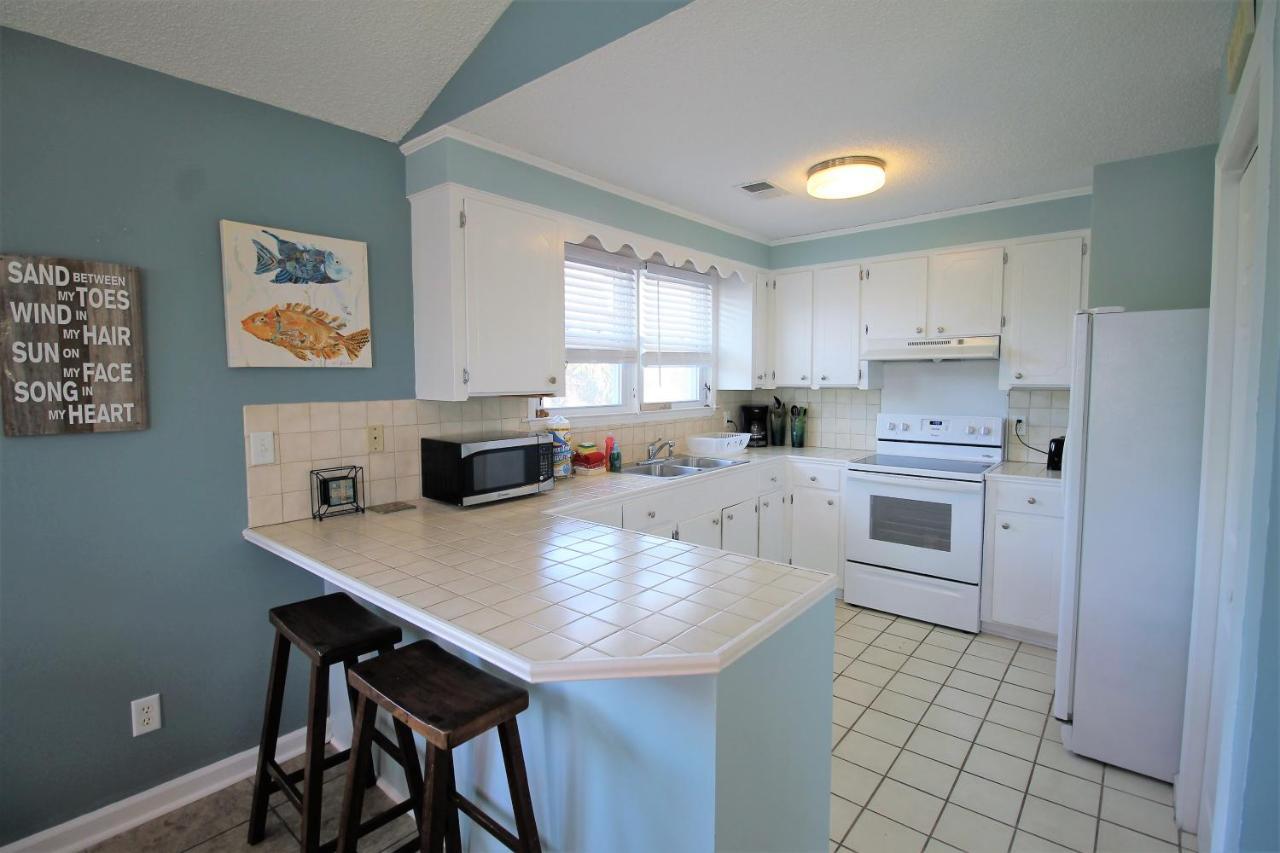 Salty Shack Unit C - Salty Shack - Dog Friendly Home - Across From The Beach - Central Location! Folly Beach Bagian luar foto