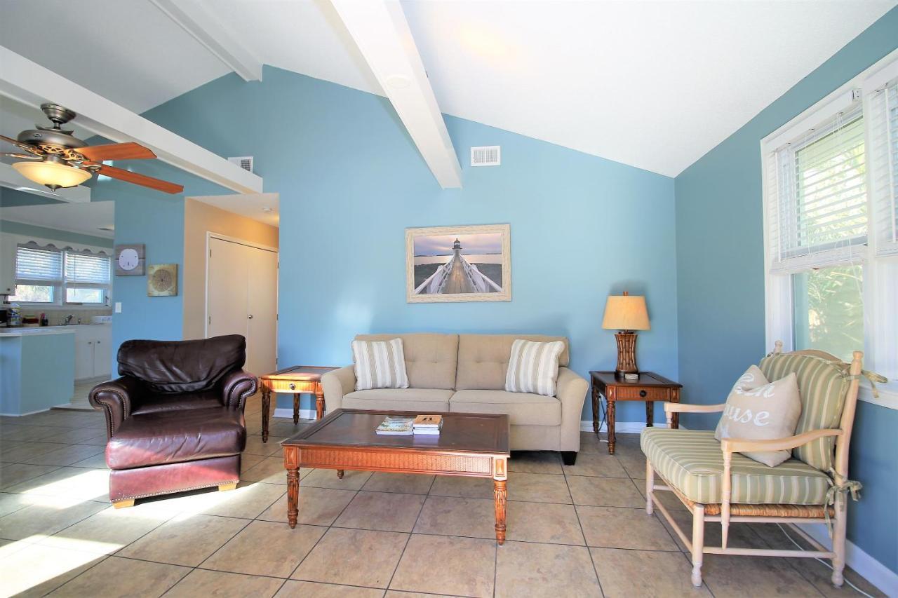 Salty Shack Unit C - Salty Shack - Dog Friendly Home - Across From The Beach - Central Location! Folly Beach Bagian luar foto