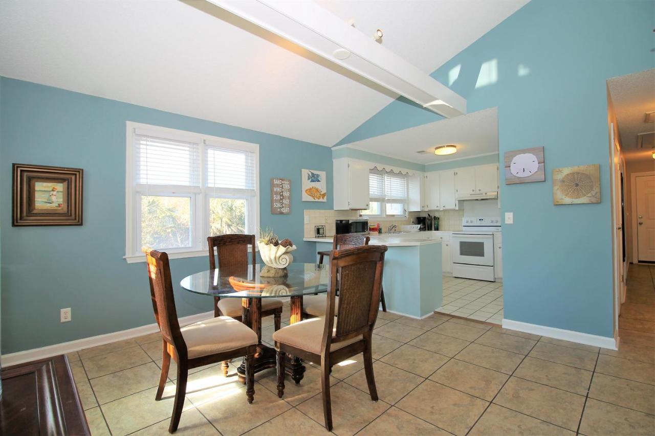 Salty Shack Unit C - Salty Shack - Dog Friendly Home - Across From The Beach - Central Location! Folly Beach Bagian luar foto
