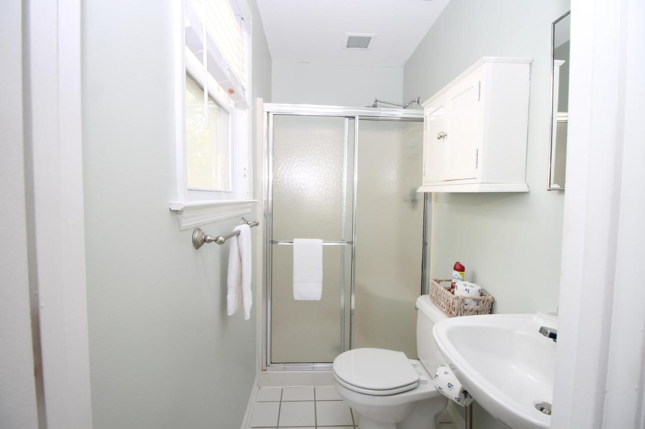 Salty Shack Unit C - Salty Shack - Dog Friendly Home - Across From The Beach - Central Location! Folly Beach Bagian luar foto