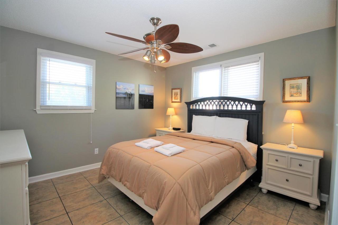 Salty Shack Unit C - Salty Shack - Dog Friendly Home - Across From The Beach - Central Location! Folly Beach Bagian luar foto